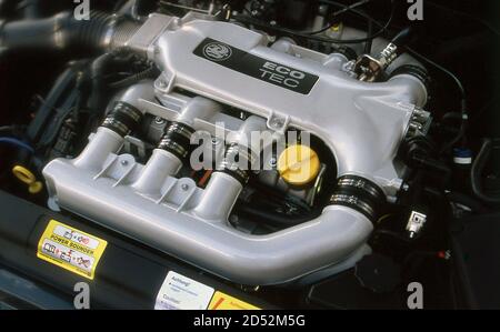 Vauxhall Vectra Kombi V6-Motor 2000 Stockfoto