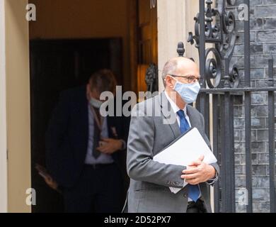 London, Großbritannien. Oktober 2020. Prof. Stephen Powis, nationaler medizinischer Direktor des NHS England verlässt 10 Downing Street London UK Credit: Ian Davidson/Alamy Live News Stockfoto