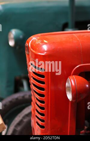 Alte Traktoren in einem Museum in dänemark: gammel Elstrup Stockfoto