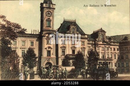 Warszawa Warschau Polen, Straßenpartie mit Blick auf das Rathaus, Soldaten Stockfoto