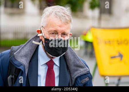 Hilary Benn Abgeordnete für Leeds Central und ehemalige Staatssekretärin für Umwelt, Ernährung und Angelegenheiten des ländlichen Raums vor dem Unterhaus Stockfoto