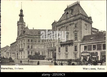 Warszawa Warschau Polen, Straßenpartie mit Blick auf das Rathaus Stockfoto