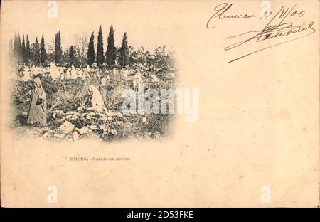 Tlemcen Algerien, Cimetiere Arabe, Friedhof, trauernde Frau, Kind weltweit Stockfoto
