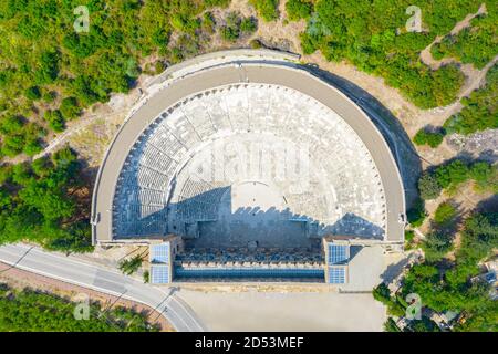 Luftaufnahme des antiken Amphitheaters Aspendos in der Nähe der Stadt Side Stockfoto