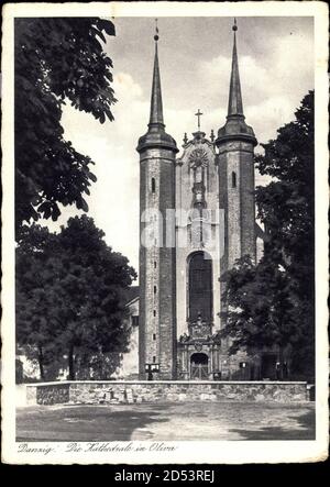 Oliva GDA?sk Danzig, Straßenpartie mit Blick auf die Kathedrale Stockfoto