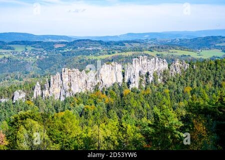 Dry Rocks, Tschechisch: Suche skaly. Monumentaler Sandsteinkamm im Böhmischen Paradies, Tschechische Republik Stockfoto