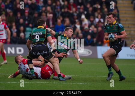 Northampton, England, 28. Dezember 2019. George Furbank, voller Rücken, für Northampton Saints, läuft mit dem Ball gegen Gloucester Rugby in der Gallagher Rugby Premiership. Stockfoto