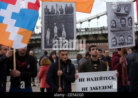 Moskau, Russland. April 2015. Ethnische Armenier begehen den 100. Jahrestag des Völkermords an den Armeniern im Osmanischen Reich Stockfoto