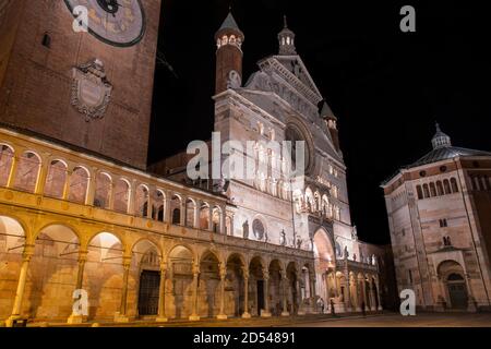 Piazza Duomo bei Nacht, Cremona - Italien Stockfoto