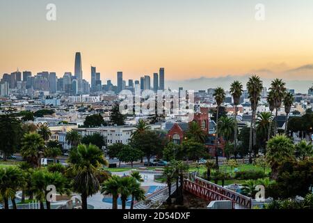 Mission Dolores Park bei Sonnenaufgang Stockfoto