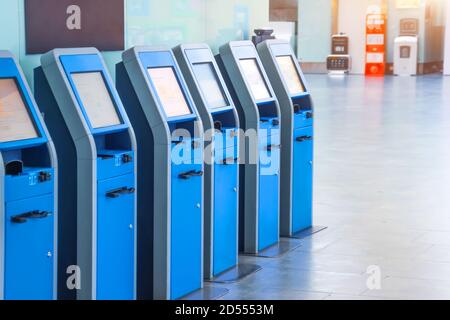 Selbstbedienungs-Kiosk-Terminal - Einkaufen, Zahlung, Registrierung und mehr Stockfoto