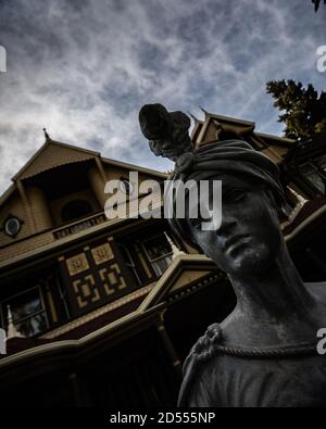 Außenfotos des Winchester House in San Jose, Kalifornien. Eines der berühmtesten Haunted Houses der Welt Stockfoto