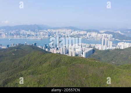 Blick über die Skyline von Hongkong vom Jardines Lookout, in der Nähe von Mt Butler auf Hong Kong Island. Stockfoto