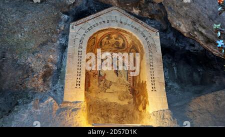Monticchio – Edicola bizantina della grotta di San Michele Stockfoto