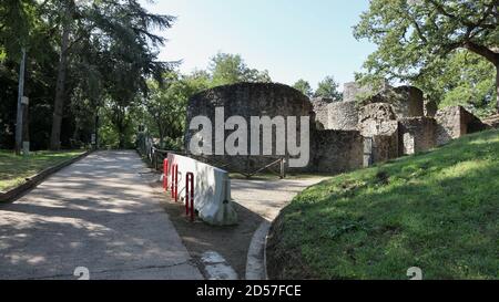 Monticchio – Scorcio del Monastero di Sant'Ippolito dalla circumlacuale Stockfoto