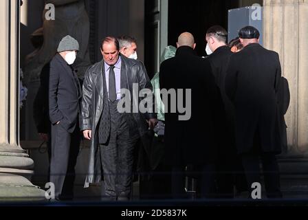 Colin Farrell (Mitte links) während der Dreharbeiten zum Batman, der in Liverpool stattfindet. Stockfoto