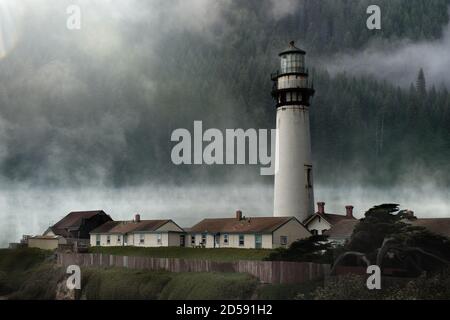 Pigeon Point Leuchtturm im Nebel, Kalifornien, USA Stockfoto