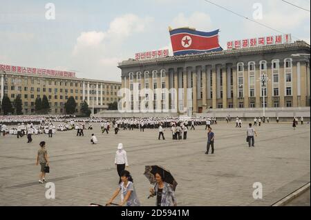 09.08.2012, Pjöngjang, Nordkorea, Asien - Gebäude des Hauptquartiers der Arbeiterpartei Koreas an der Sungri Straße am Kim Il Sung Platz im Zentrum. Stockfoto