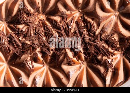 Spitzen und Grate von dreifach Schokoladeneis. Stockfoto