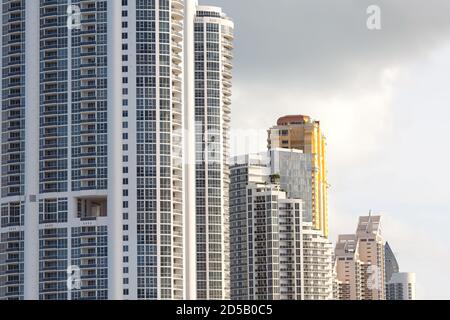 Detail der Gebäude am Sunny Isles Beach, Miami, Florida, USA Stockfoto