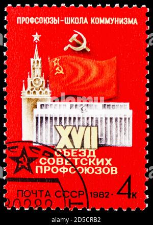 MOSKAU, RUSSLAND - 28. SEPTEMBER 2020: Briefmarke gedruckt in der Sowjetunion gewidmet 17. Kongress der sowjetischen Gewerkschaften, Moskau, um 1982 Stockfoto