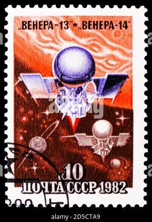 MOSKAU, RUSSLAND - 28. SEPTEMBER 2020: Briefmarke in der Sowjetunion zeigt unbemannte interplanetare Raumflüge von 'Venera-13 & 14', „Venera“ S. Stockfoto