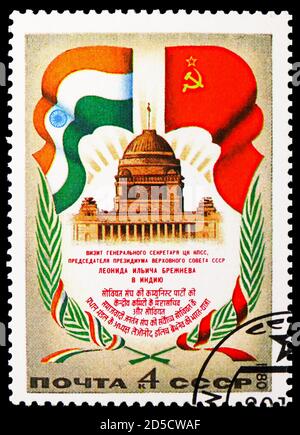 MOSKAU, RUSSLAND - 28. SEPTEMBER 2020: Briefmarke gedruckt in der Sowjetunion gewidmet Besuch von L.I. Breschnew nach Indien, Serie, um 1980 Stockfoto