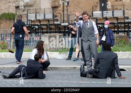 Rom, Italien. Oktober 2020. Schauspieler Tom Cruise und Schauspielerin Hayley Atwell am Set des Films Mission Impossible 7 im Imperial Fora in Rom. Rom (Italien), 12. Oktober 2020 Foto Samantha Zucchi Insidefoto Kredit: Insidefoto srl/Alamy Live News Stockfoto