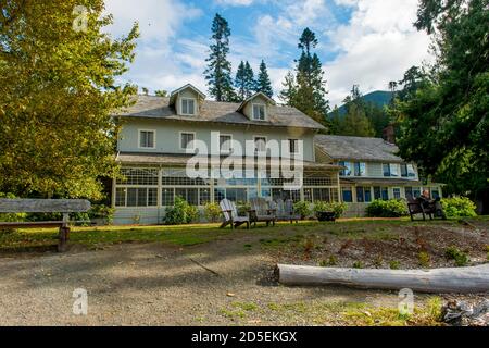 Blick auf die Lake Crescent Lodge auf der Olympic Peninsula im Olympic National Park im Staat Washington, USA. Stockfoto