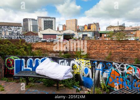 Grafitti und Wurf links in Birmingham City, Großbritannien Stockfoto