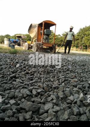 Utter pardesh , indien - Bauarbeiter arbeiten , EIN Bild von Bauarbeitern tun Arbeit in noida 11 september 2020 Stockfoto