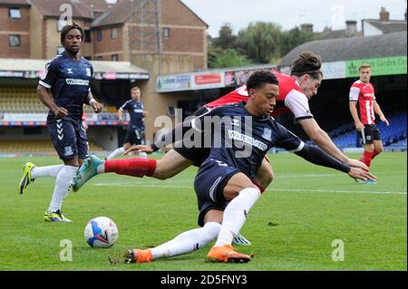 Roots Hall in Southend, Großbritannien. 10. Oktober 2020 Nathan Ralph von Southend United und Josh Key von Exeter City in Aktion während der Sky Bet League zwei Spiel zwischen Southend United und Exeter City Stockfoto