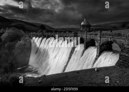 Craig Goch Dam im Elan Valley, Wales Stockfoto