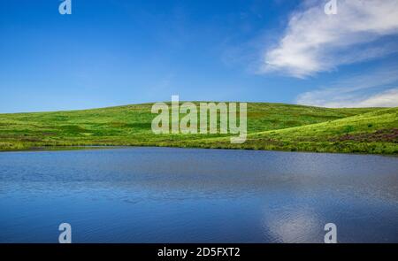 Landschaft in Castro Laboreiro Plateau ähnlich wie Windows XP Standard Hintergrund Stockfoto