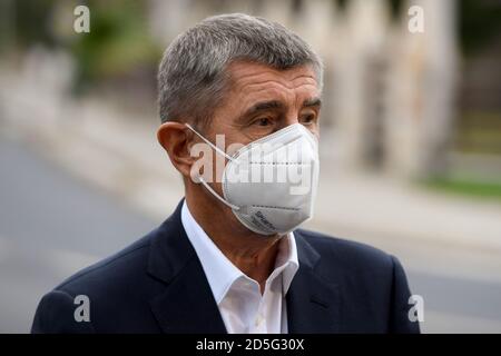 Lany, Tschechische Republik. Oktober 2020. Der tschechische Premierminister Andrej Babis spricht während einer Pressekonferenz nach einem Treffen mit Präsident Milos Zeman über das Coronavirus in Lany, Tschechische Republik, am 13. Oktober 2020. Kredit: Ondrej Deml/CTK Foto/Alamy Live Nachrichten Stockfoto