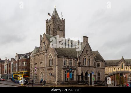 Dublin, Irland - 09. November 2015: Synodensaal, das Gebäude, das Dublinia beherbergt, Teil der Dublin Christ Church Cathedral. Stockfoto