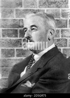 William Faulkner. Porträt des amerikanischen Schriftstellers William Cuthbert Faulkner (1897-1962) von Carl Van Vechten, 1954 Stockfoto