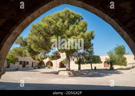 Das Museum von Palaipafos. Das Museum befindet sich im Ostflügel des Lusigner mittelalterlichen Herrenhauses in der archäologischen Stätte von Kouklia villag Stockfoto