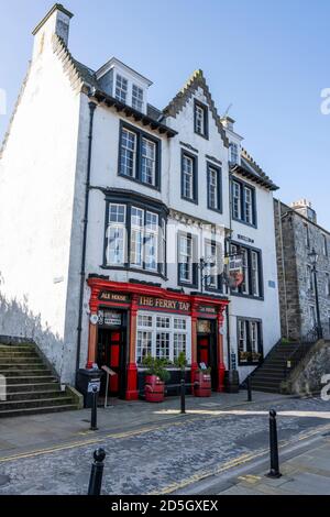 Das öffentliche Haus Ferry Tap an der High Street in South Queensferry, Schottland, Großbritannien Stockfoto