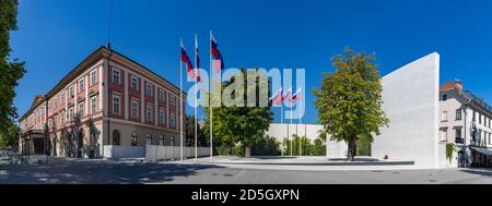 Ein Panoramabild des Denkmals für die Opfer aller Kriege. Stockfoto