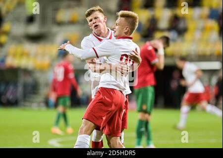 Bartosz Bida (R) aus Polen hat mit Mateusz Bogusz (L) ein Tor gefeiert, das während der U-21 Fußball-Europameisterschaft 2021 im City Stadium in Gdynia zwischen Polen und Bulgarien ausgetragen wurde. (Endstand: Polen 1:1 Bulgarien) Stockfoto