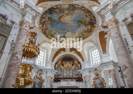 St. Michael, Berg am Laim, ist eine Kirche in München, erbaut von 1738 - 1751 von Johann Michael Fischer als Hofkirche für Fürst Erzbischof Clemens August Stockfoto