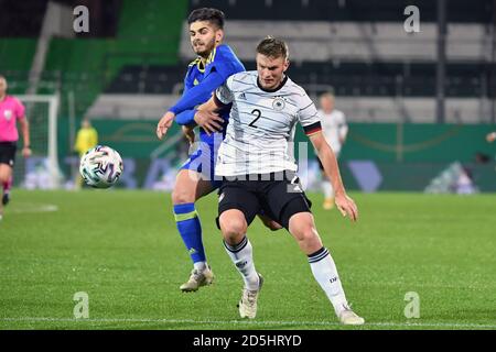 Fürth, Deutschland. Oktober 2020. Lars Lukas Mai (GER), Action, Duelle gegen Ajdin HASIC (BIH). Fußball Laenderspiel, U21 Europameisterschaft Qualifikation Deutschland - Bosnien und Herzegowina 1-0 am 13.10.2020 in Fürth. Quelle: dpa/Alamy Live News Stockfoto