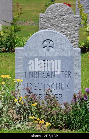 Grabstein eines unbekannten deutschen Soldaten des Ersten Weltkriegs auf dem Militärfriedhof St. Symphorien in Mons, Belgien Stockfoto