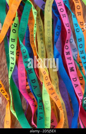 Bänder von Senhor do Bonfim. Übersetzung. Souvenir des Herrn von Bonfim von Bahia Stockfoto