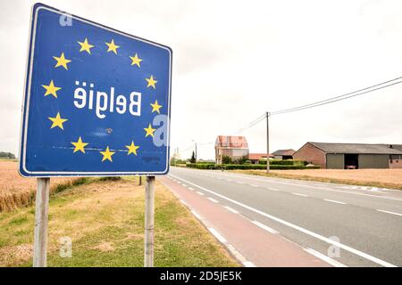 Schild an der Grenze zu Belgien Stockfoto