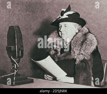 Wilhelmina Helena Paulina Maria Königin der Niederlande spricht im britischen Radio. 1940 im Mai 1940, nach dem deutschen Angriff auf Holland, Königin Wilhelmin Stockfoto