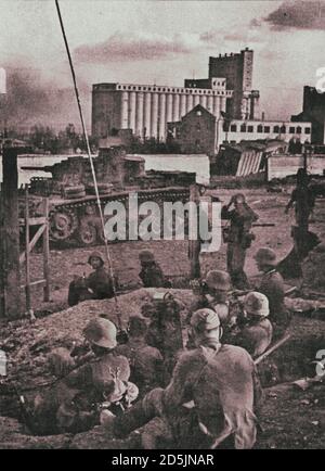 Die Wehrmachtsangriffsmannschaft in der Schlacht um die Bäckerei (700 Meter bis zum Ufer der Wolga) in Stalingrad. UDSSR. Datum: September 1942 Stockfoto