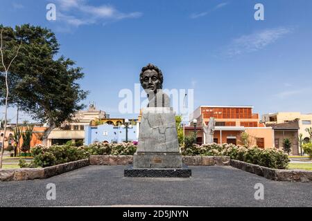 Statue von Simón Bolivar auf der Plaza Bolivar, vom 'Nationalmuseum für Archäologie, Anthropologie und Geschichte Perus', Lima, Peru, Südamerika Stockfoto