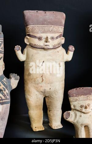 Frauenfigur in voller Länge, chancay-Kultur, 'Nationalmuseum für Archäologie, Anthropologie und Geschichte Perus', Lima, Peru, Südamerika